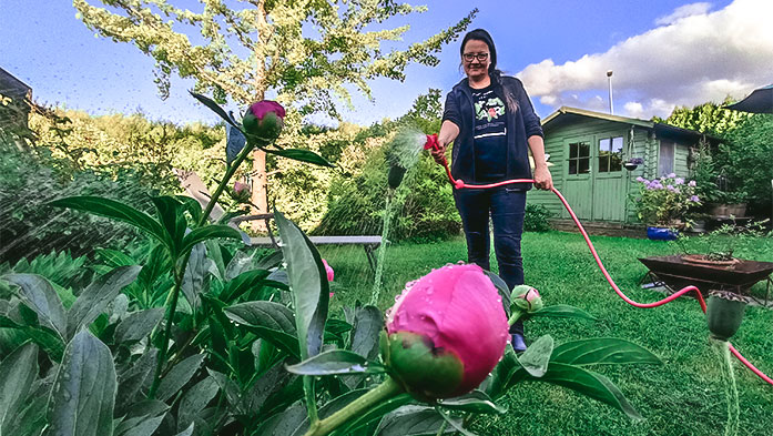 Produkttest | ZEE® MIRTOON | Gartenschlauch mit Wandhalterung | 10 meter | Pink